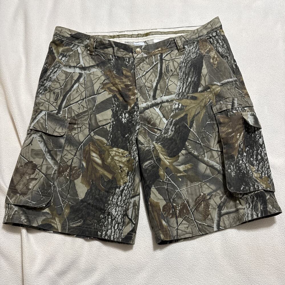 Legendary Whitetails Mens Camo Cargo Shorts XLarge (Size 42)